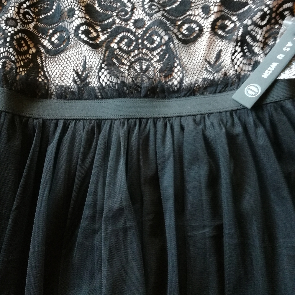 Dress - Picture 5 of 6